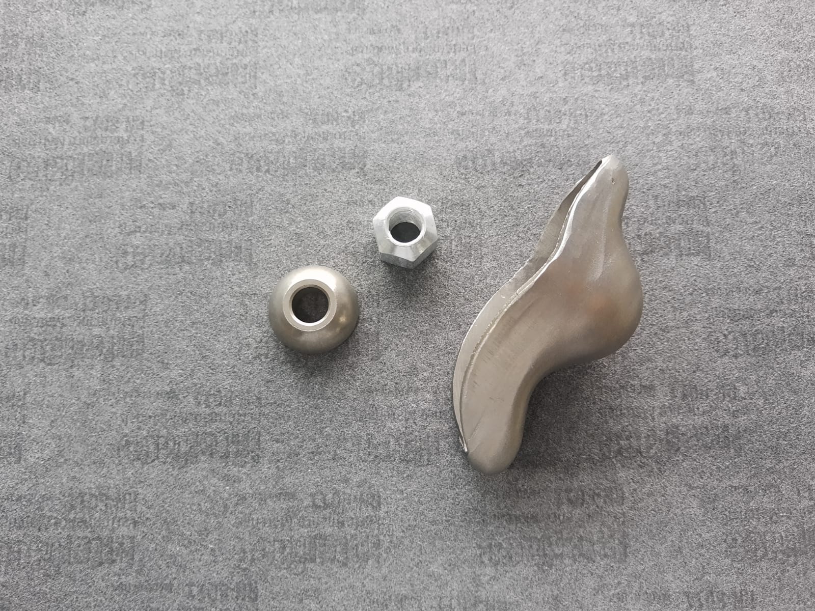 CHEVROLET 194 230 250 7 BDAS. ( CON TUERCA Y MEDIA NUEZ )